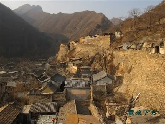 The 200m along and 20m wide wall sections the village into the upper and the lower