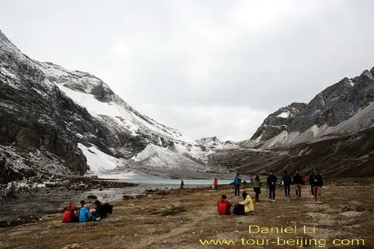 The Milk Lake at 4600m (Niunai Lake 牛奶海) is in sight