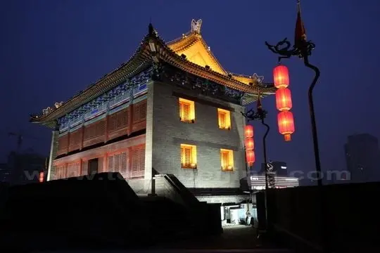 The Que Tower atop the South Gate