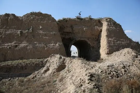 The ancient gate is dilapidated