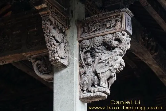 The elaborate and exquisite wooden sculptures