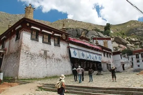 The exterior of Je College in Sera Monastery