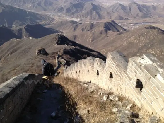 The hike down is very difficul with flat stone path and steep slope