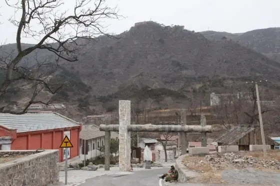 The north gate of Jian Gou Village