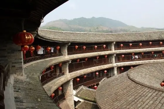 The outer building is divided into 8 units by arch brick walls with connected corridor.
