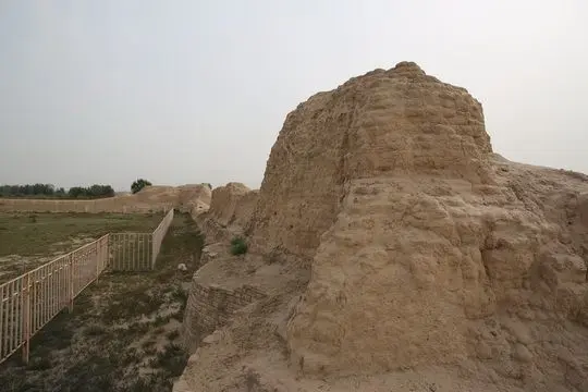 The ruins of the rammed wall of the inneer city