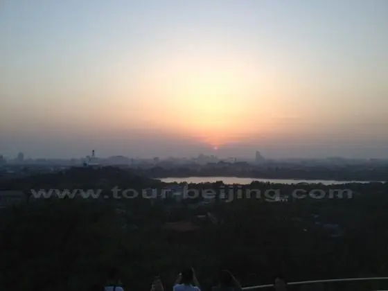 The sun is almost disappearing