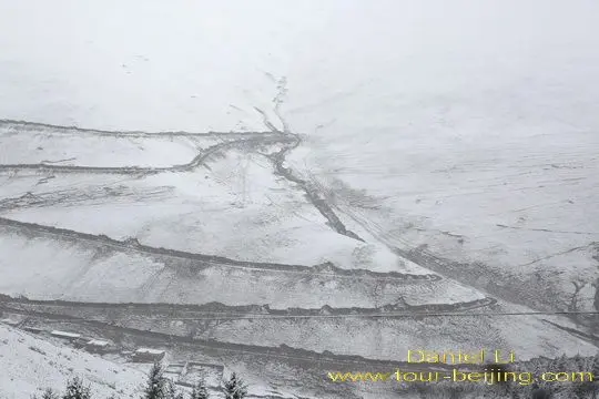 The switchback roads from Yajiang to Litang