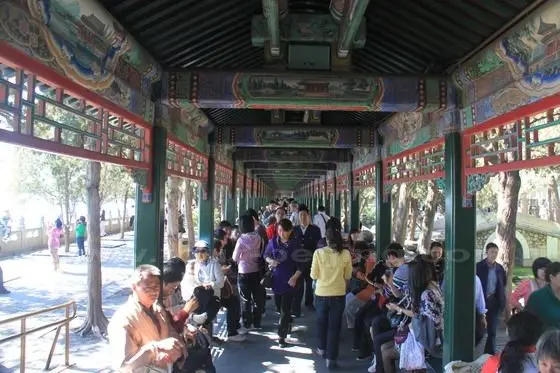 The total length of the Long Corridor is 728 meters, the longest corridor in the world.