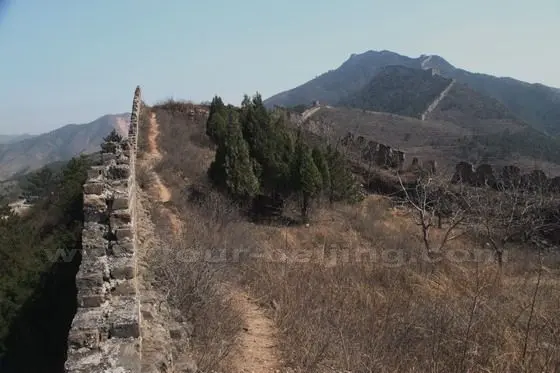 The wall leads to the east and reaches Shanhaiguan Pass as its eastern tip.