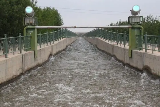 The water passage or now Karamay River is orignated from the 465km man made water passage starting the Erqisi River in Burjin