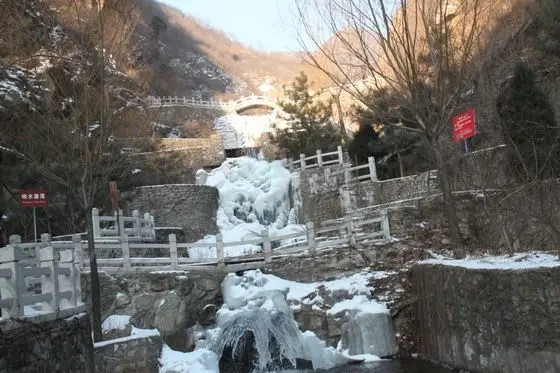 The waterfalls were still partly frozen presenting a stunning view of the cascading.
