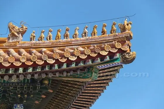 the eave corners are decorated with 10 kinds of animals