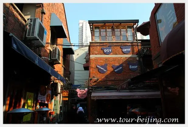 How to Visit Tianzifang (Tips, Photos & Map)
