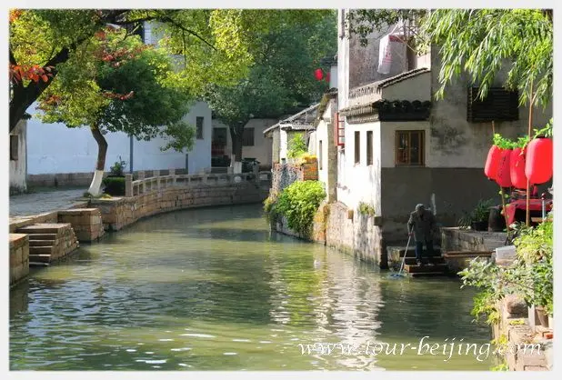 How to Visit Tongli Town (Tips, Photos & Map)