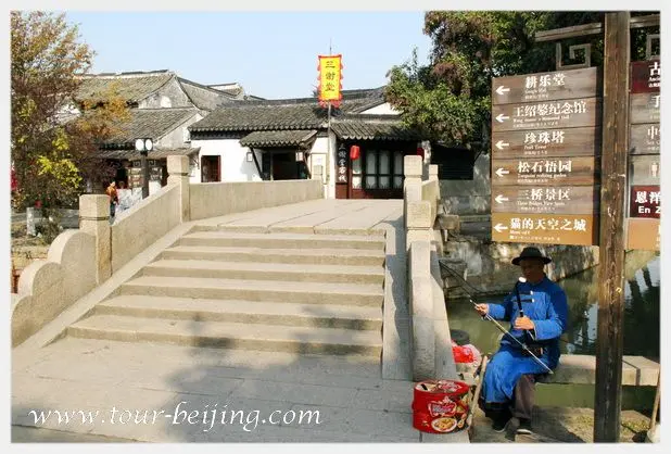 How to Visit Tongli Town (Tips, Photos & Map)