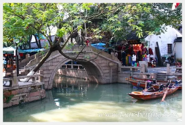 How to Visit Tongli Town (Tips, Photos & Map)