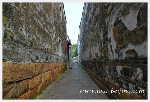 How to Visit Tongli Town (Tips, Photos & Map)