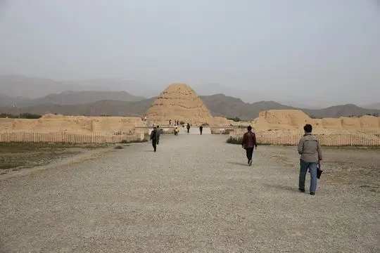 Walking toward the Tomb No.03.
