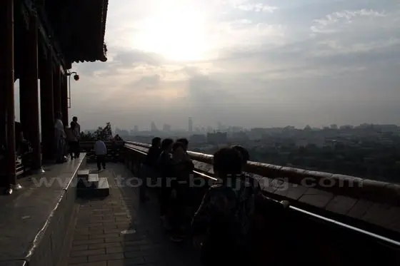 Wanchun Pavilion is the best place in the park to watch the sunrise.1