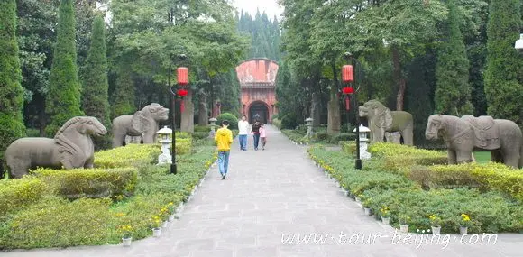 How to visit the tomb of Wang Jian in Chengdu