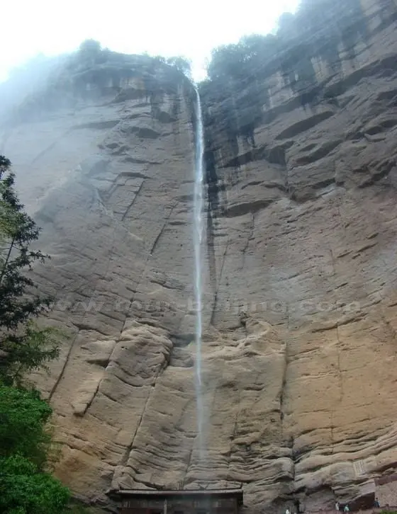 Water Curtain Cave