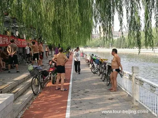 Beijing Moat, a good place for Swimming