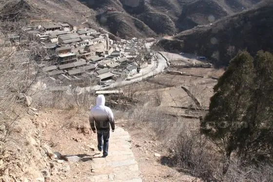 We are hiking from west hillside down to the main street road.