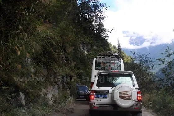 4-Wheel Drive Trip from Lhasa to Rakwa Tso (Tips, Photos & Map)