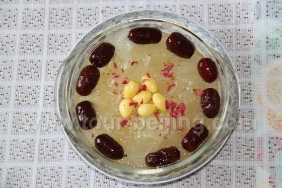 White fungus and dates