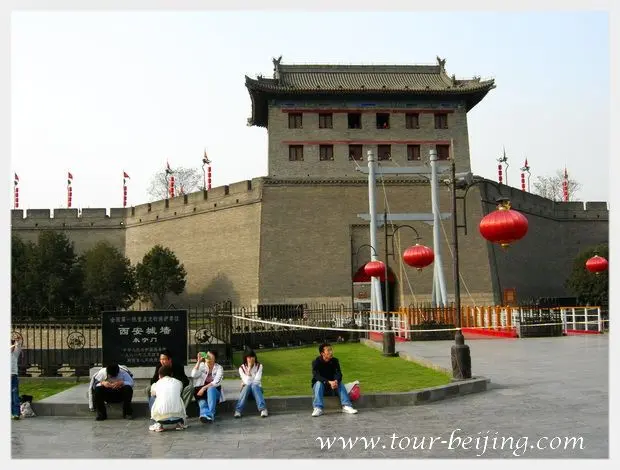 The South Gate of Xian City Wall (the southern tip of Xian South Avenue)