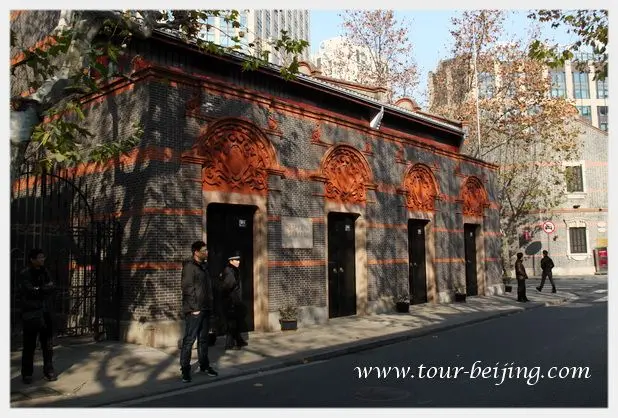 How to Visit Xintiandi (Tips, Photos & Map)
