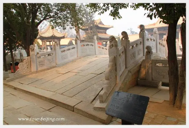How to visit Xiyue Temple (Tips, Photos & Map)