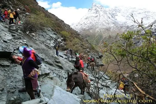 Yading walking trail