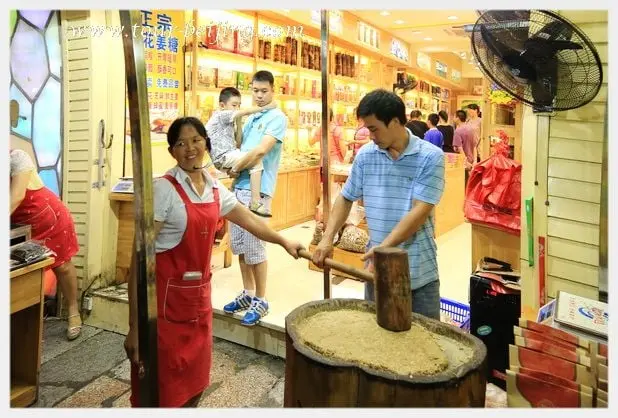 Yangshuo West Street (Tips, Photos & Map)