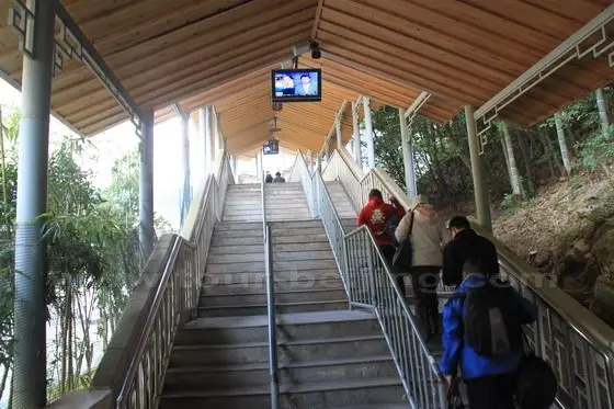 Walking up to the cable car