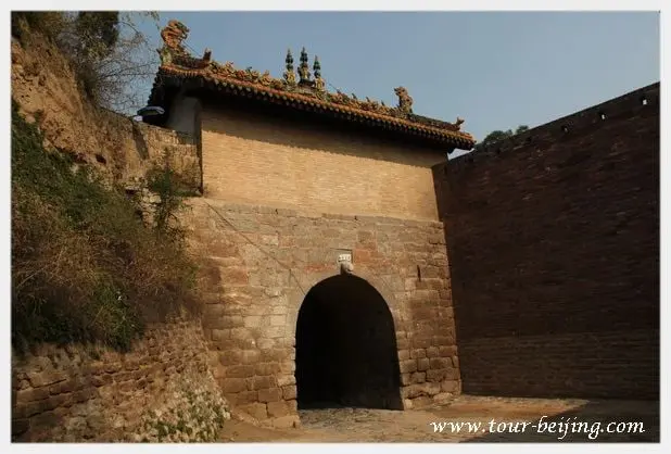 How to Visit Zhangbi Ancient Castle (Tips, Photos & Map)