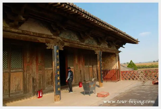 How to Visit Zhenguo Temple in Pingyao (Tips, Photos & Map)
