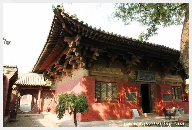 How to Visit Zhenguo Temple in Pingyao (Tips, Photos & Map)