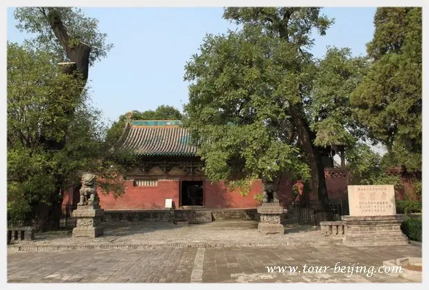 How to Visit Zhenguo Temple in Pingyao (Tips, Photos & Map)