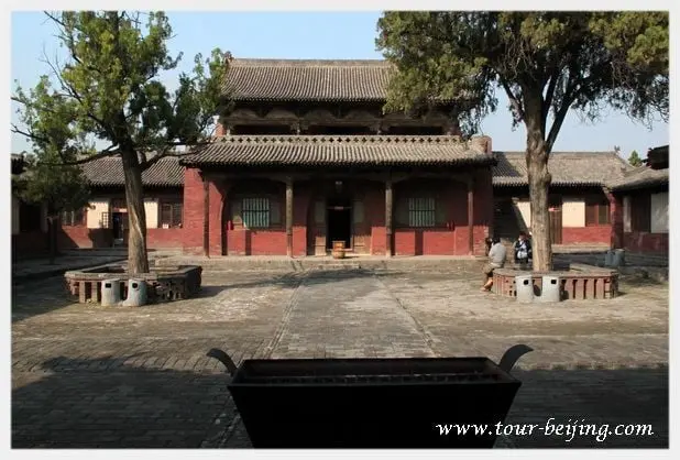 How to Visit Zhenguo Temple in Pingyao (Tips, Photos & Map)