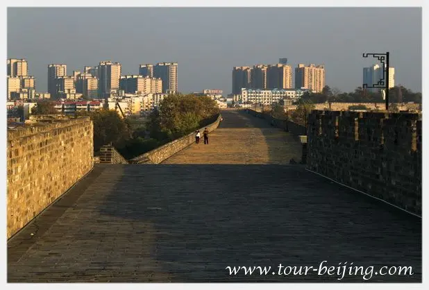 How to Visit Zhonghua Gate Nanjing (Tips, Photos & Maps)