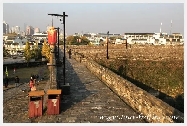 How to Visit Zhonghua Gate Nanjing (Tips, Photos & Maps)
