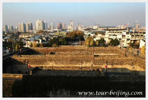 How to Visit Zhonghua Gate Nanjing (Tips, Photos & Maps)