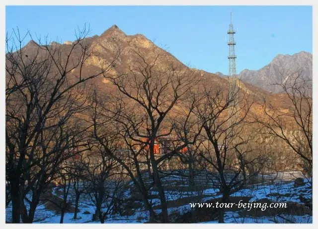 Below the signal tower is Er Dao Guan Villag