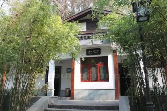 How to Visit Liuhe Pagoda