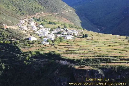 a hamlet on the G214
