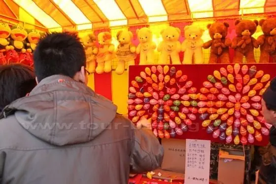 balloon Dart game