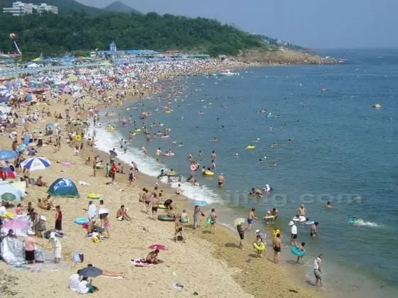 beach in Dalian1