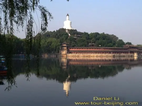 Morning Stroll around Beihai Park